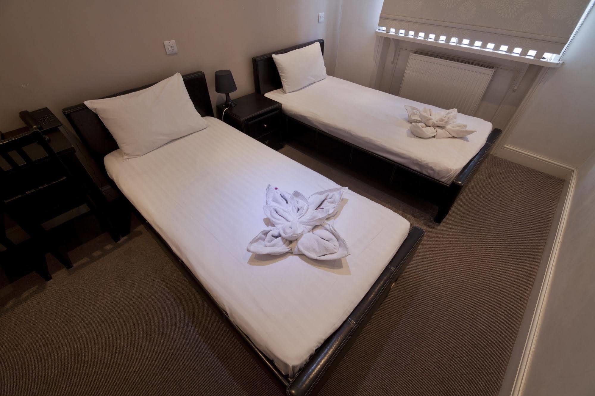 Nox Kensington Gardens 4*